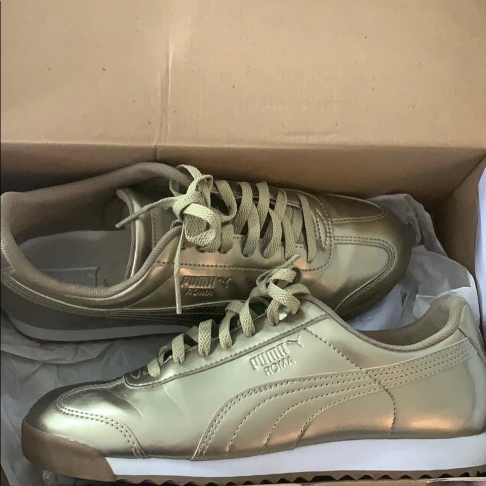 Gold metallic puma Roma in great condition.